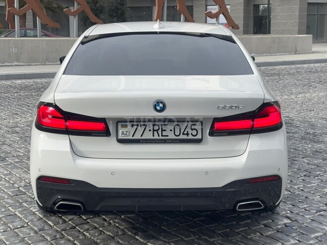 BMW 530e-8