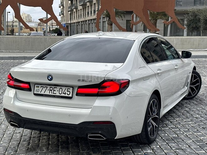 BMW 530e-10