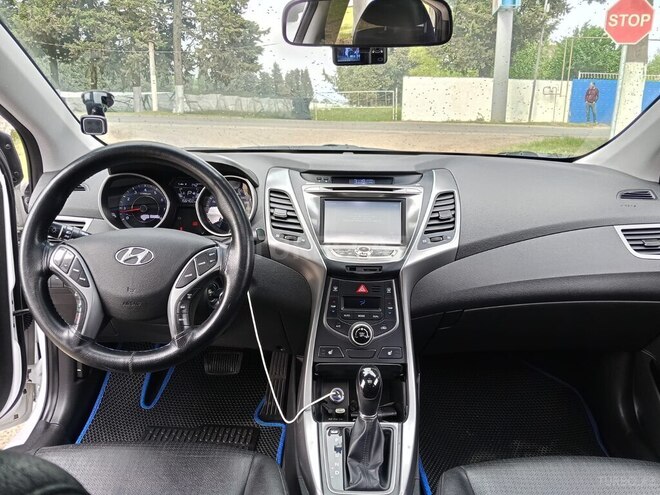 Hyundai Avante-7
