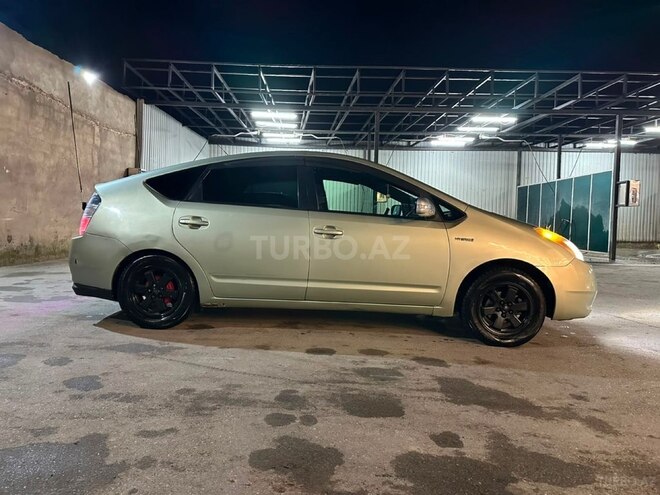 Toyota Prius-5