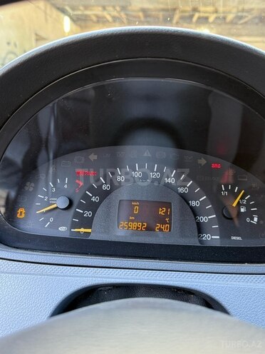 Mercedes Vito 111 CDI-11