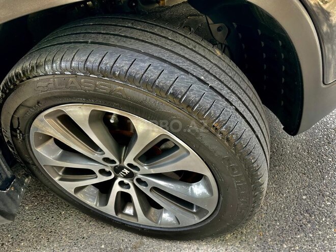 Kia Sorento-16