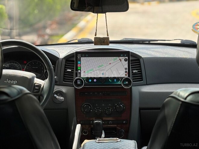 Jeep Grand Cherokee-12