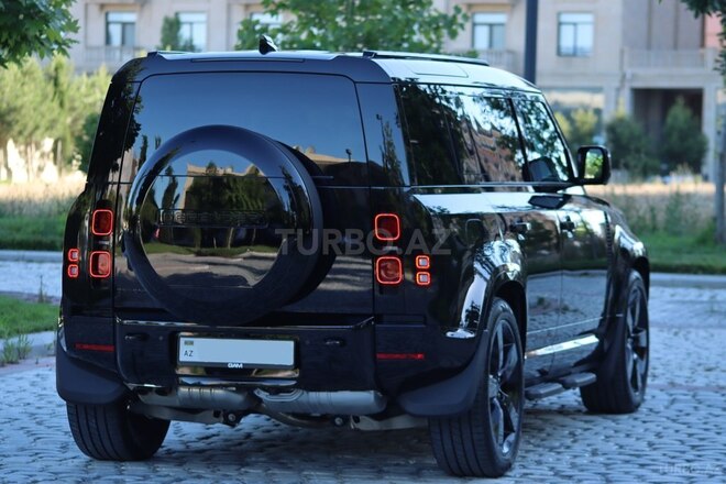 Land Rover Defender-7