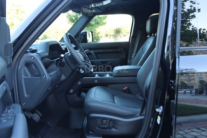 Land Rover Defender-24