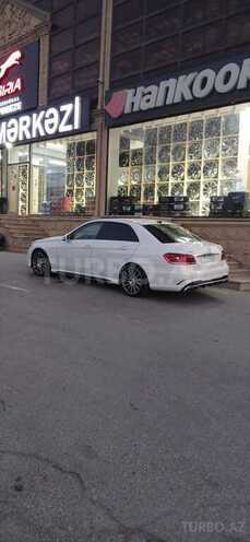Mercedes E 220-2