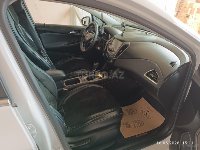 Chevrolet Cruze-9