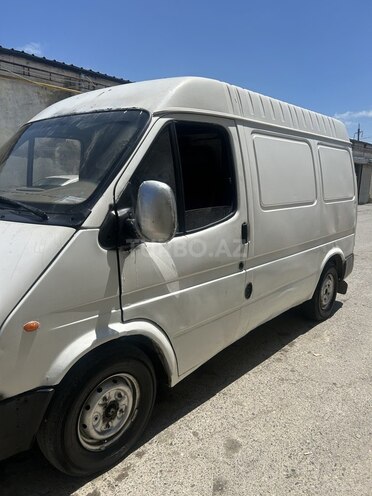 Ford Transit-12