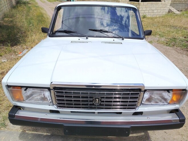 LADA (VAZ) 2107-1