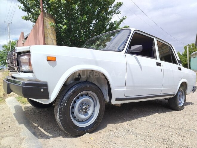 LADA (VAZ) 2107-4