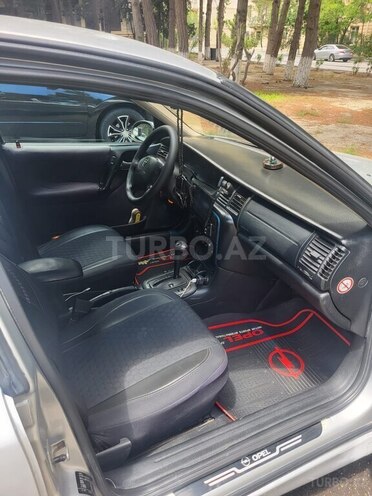 Opel Vectra-8