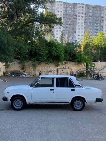 LADA (VAZ) 2107-2
