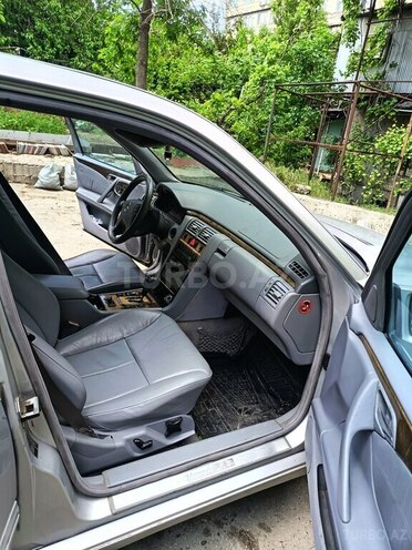 Mercedes E 270-4