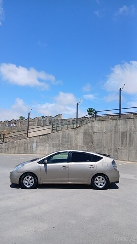 Toyota Prius-8