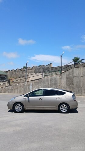 Toyota Prius-4