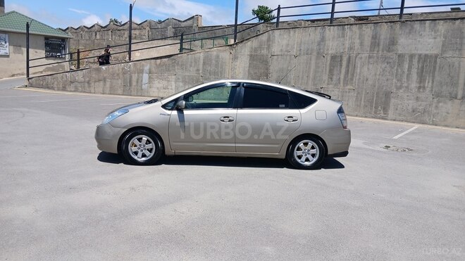 Toyota Prius-7