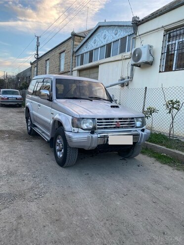 Mitsubishi Pajero-1