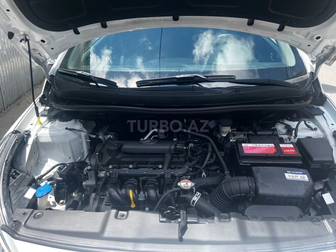 Hyundai Accent-9