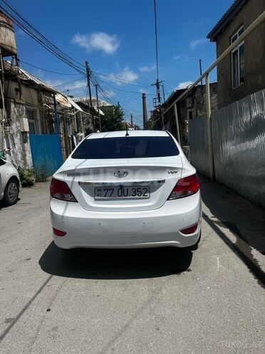 Hyundai Accent-5