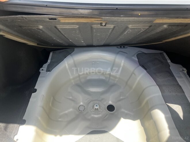 Hyundai Accent-13