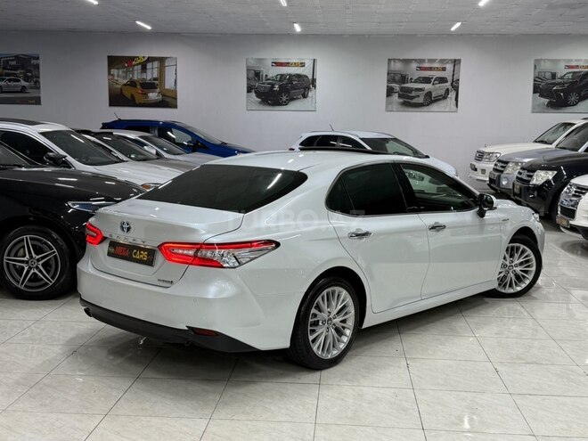 Toyota Camry-5