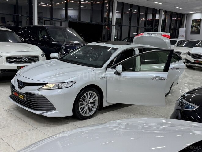 Toyota Camry-11