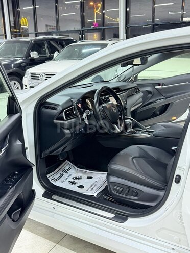 Toyota Camry-14
