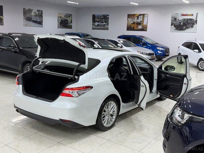 Toyota Camry-12