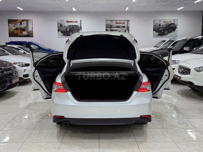 Toyota Camry-13
