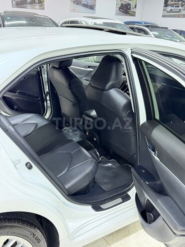 Toyota Camry-21
