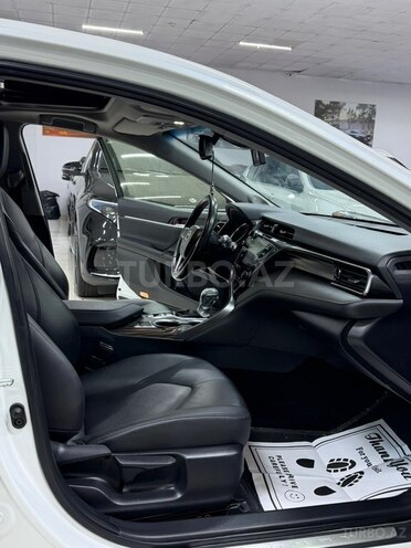 Toyota Camry-18