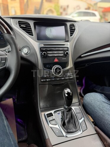 Hyundai Grandeur-11