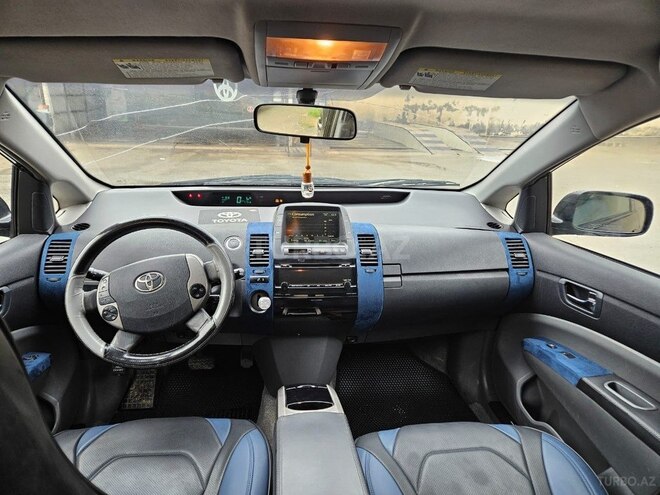 Toyota Prius-5