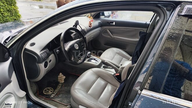 Volkswagen Passat-8
