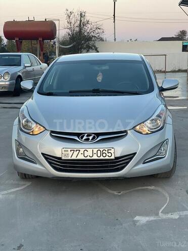 Hyundai Elantra-11