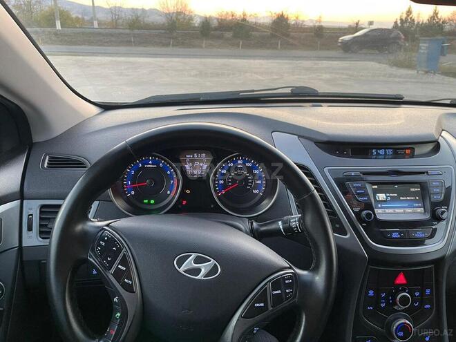 Hyundai Elantra-5