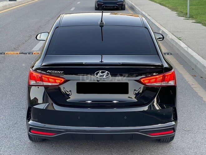 Hyundai Accent-10