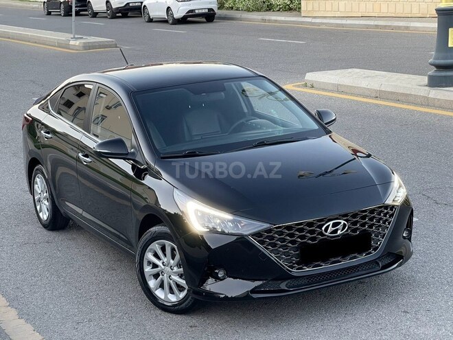 Hyundai Accent-6