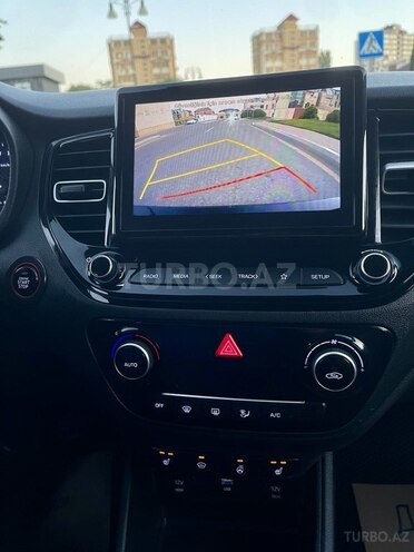 Hyundai Accent-15