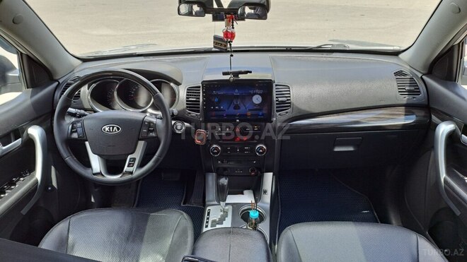 Kia Sorento-8