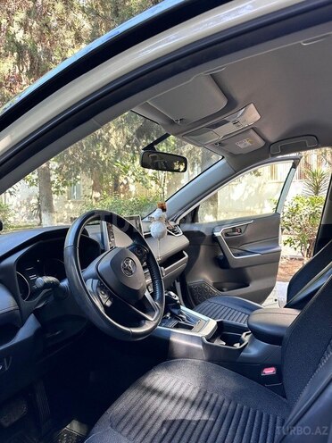 Toyota RAV4-7