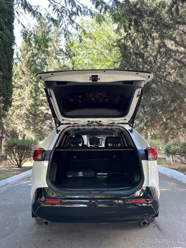 Toyota RAV4-4
