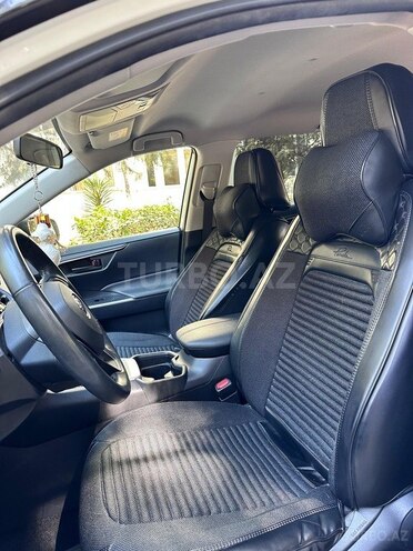 Toyota RAV4-5