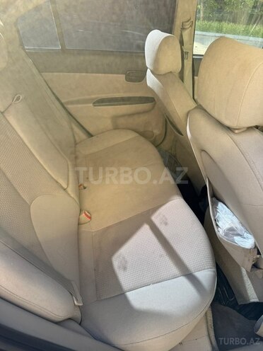 Hyundai Accent-10
