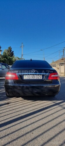 Mercedes E 220-11