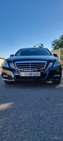 Mercedes E 220-1