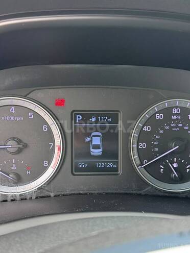 Hyundai Sonata-12