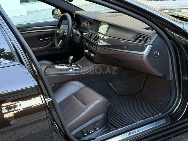 BMW M5-10