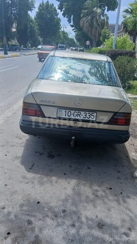 Mercedes 200 D-5