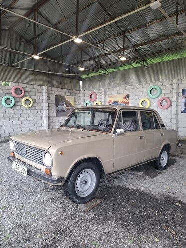 LADA (VAZ) 21011-3